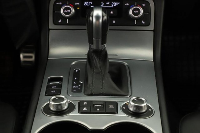 Volkswagen Touareg  3.0 TDI R-Line