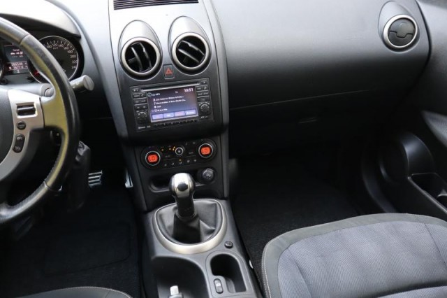 Nissan Qashqai  1.6 