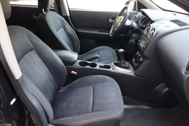 Nissan Qashqai  1.6 