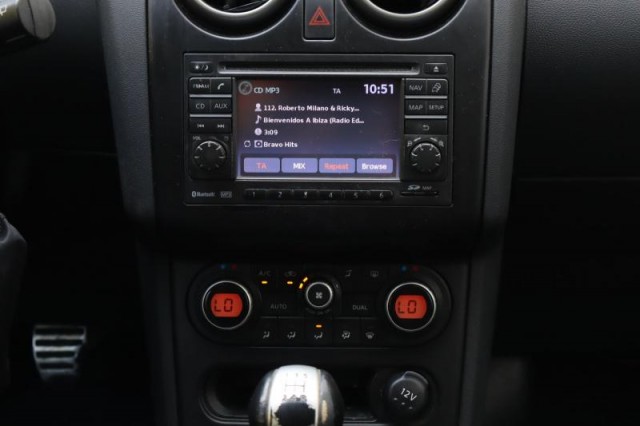 Nissan Qashqai  1.6 