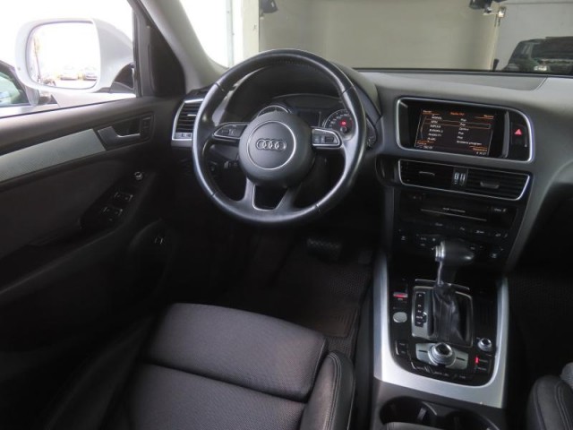 Audi Q5  2.0 TDI S line