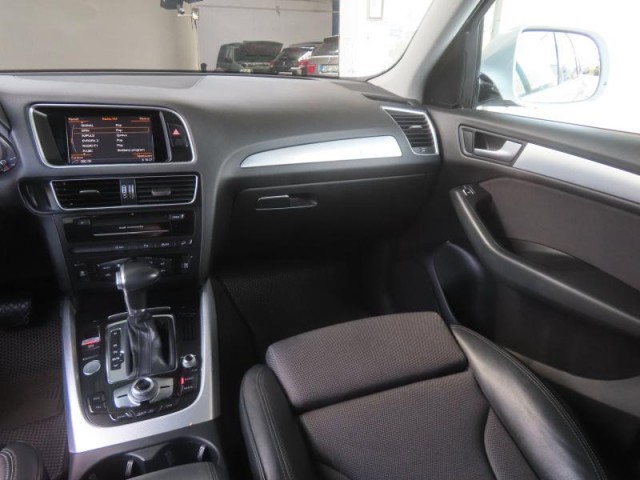 Audi Q5  2.0 TDI S line