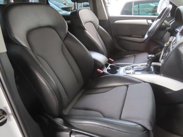 Audi Q5  2.0 TDI S line
