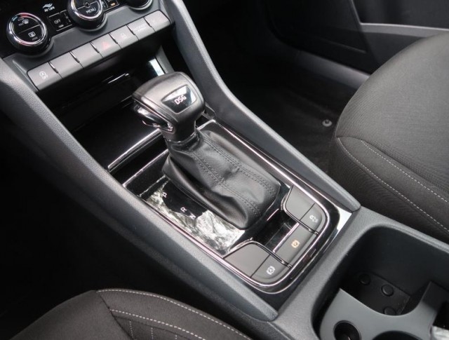Škoda Karoq  1.5 TSI 