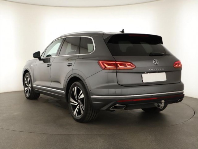 Volkswagen Touareg  3.0 TDI 