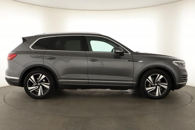 Volkswagen Touareg  3.0 TDI 