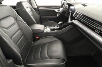 Volkswagen Touareg  3.0 TDI 