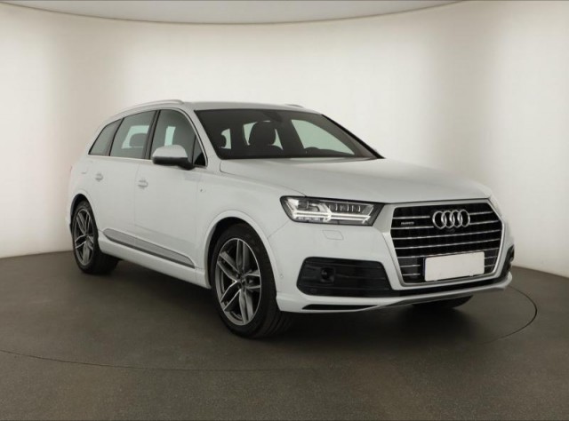 Audi Q7  3.0 TDI S-Line