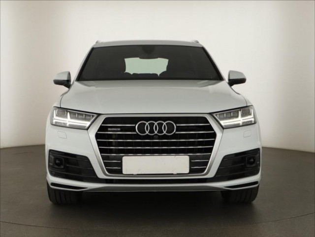 Audi Q7  3.0 TDI S-Line