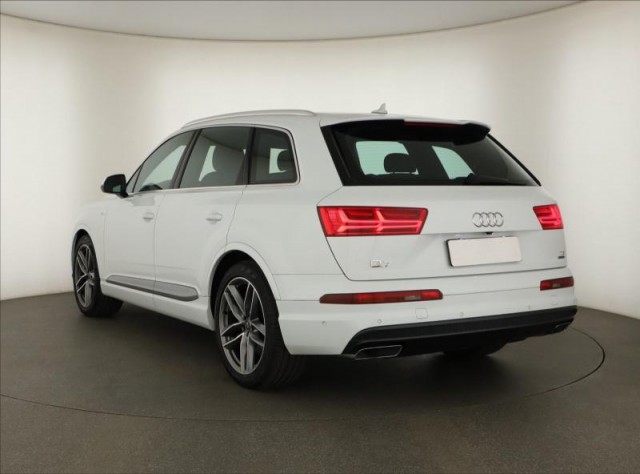 Audi Q7  3.0 TDI S-Line
