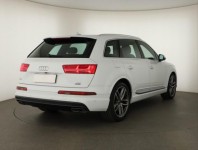Audi Q7  3.0 TDI S-Line