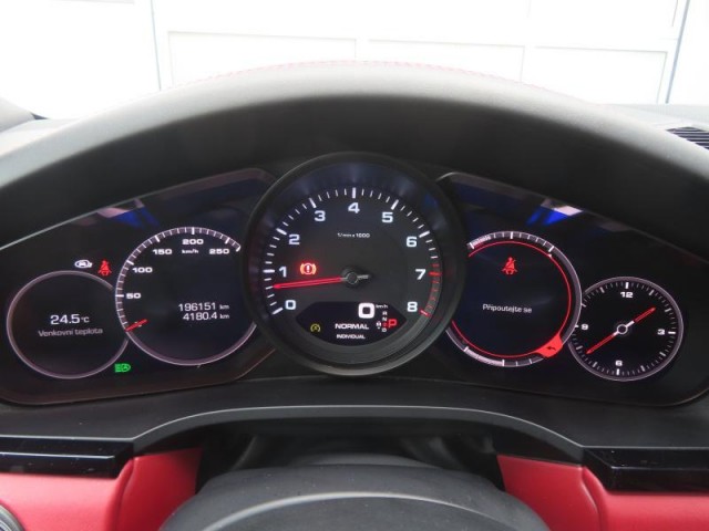 Porsche Cayenne  V6 