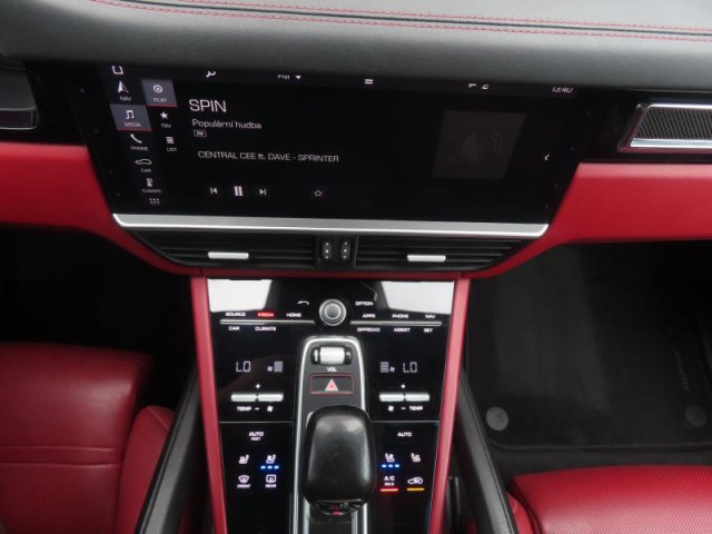 Porsche Cayenne  V6 