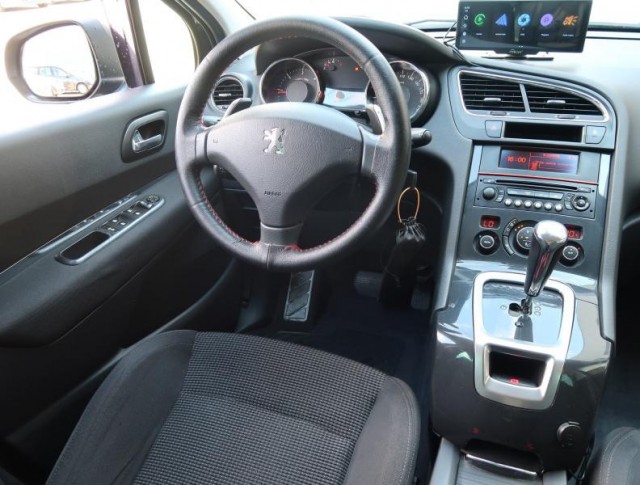 Peugeot 5008  1.6 HDi 