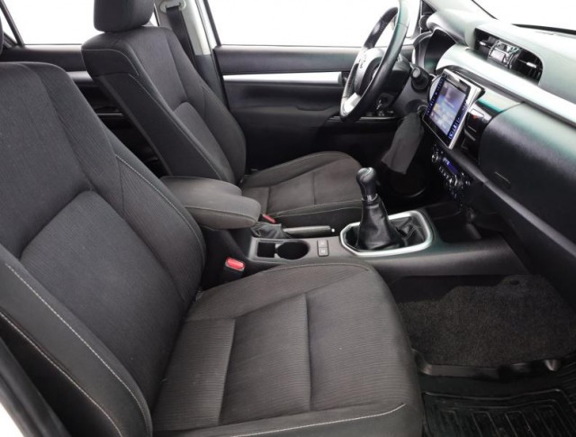 Toyota Hilux  2.4 D-4D 