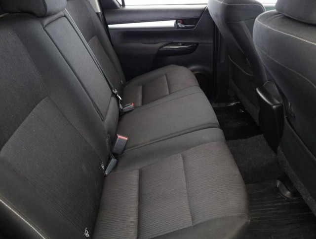Toyota Hilux  2.4 D-4D 