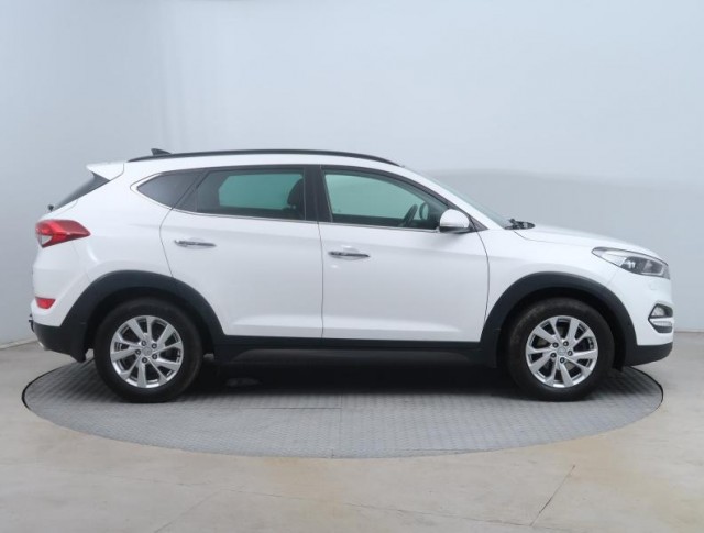 Hyundai Tucson  2.0 CRDi 