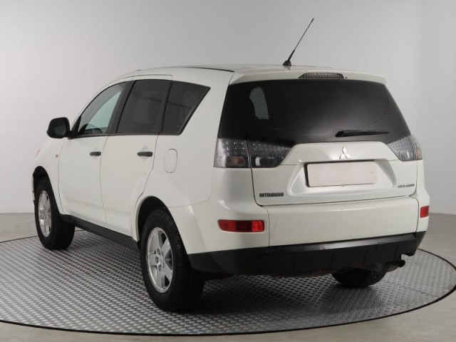 Mitsubishi Outlander  2.4 MIVEC 