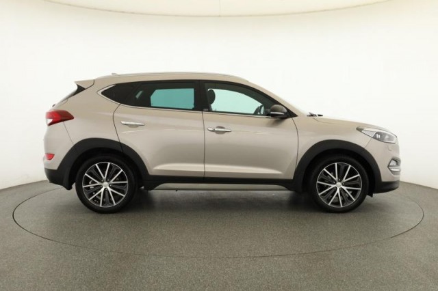 Hyundai Tucson  2.0 CRDi 