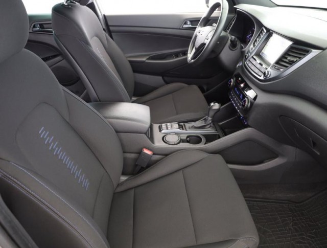 Hyundai Tucson  2.0 CRDi 