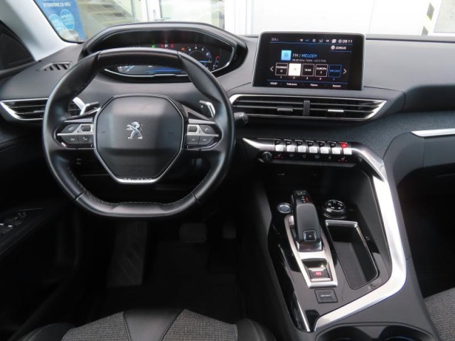 Peugeot 3008  1.2 PureTech Allure