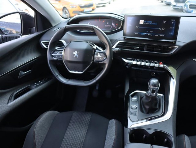 Peugeot 5008  1.5 BlueHDi 