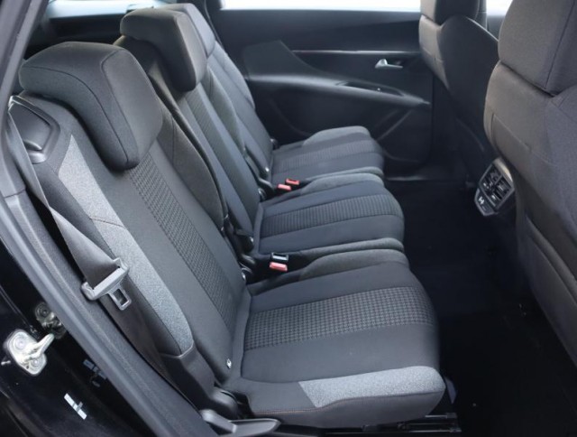 Peugeot 5008  1.5 BlueHDi 