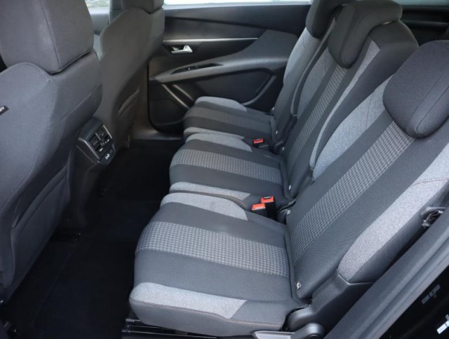 Peugeot 5008  1.5 BlueHDi 