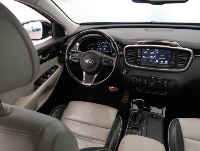 Kia Sorento  2.2 CRDi 