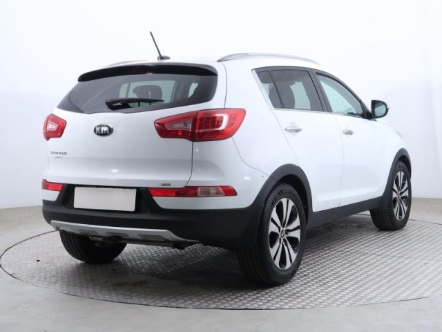 Kia Sportage  2.0 CVVT 