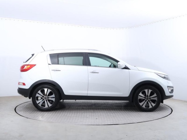 Kia Sportage  2.0 CVVT 