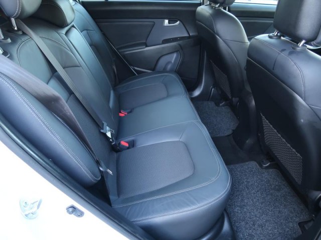 Kia Sportage  2.0 CVVT 