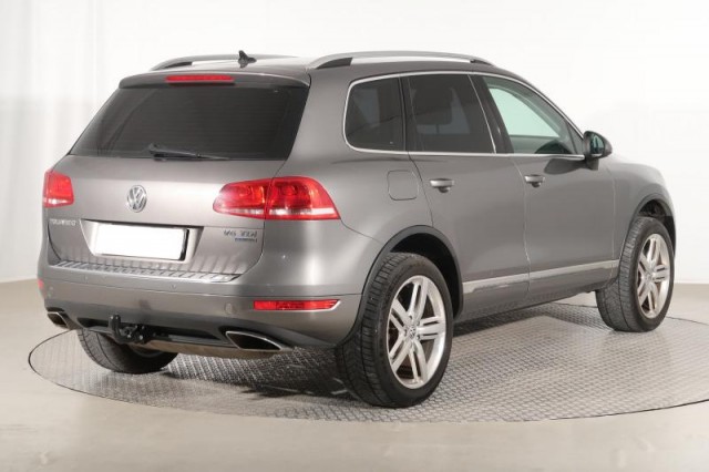 Volkswagen Touareg  3.0 TDI Business