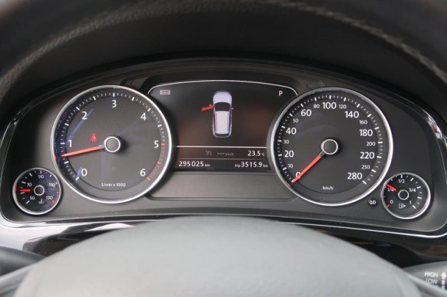 Volkswagen Touareg  3.0 TDI Business
