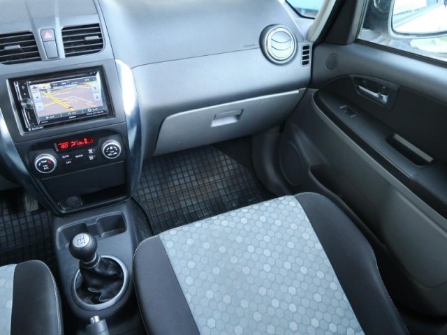 Suzuki SX4  1.6 VVT GL