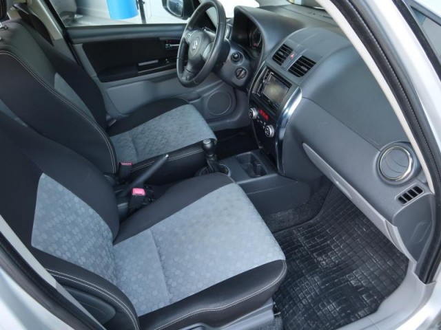 Suzuki SX4  1.6 VVT GL
