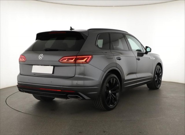 Volkswagen Touareg  3.0 TDI R-Line