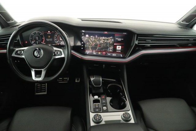 Volkswagen Touareg  3.0 TDI R-Line