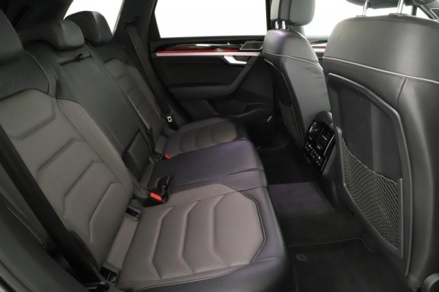 Volkswagen Touareg  3.0 TDI R-Line
