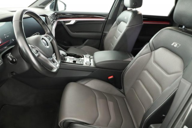 Volkswagen Touareg  3.0 TDI R-Line