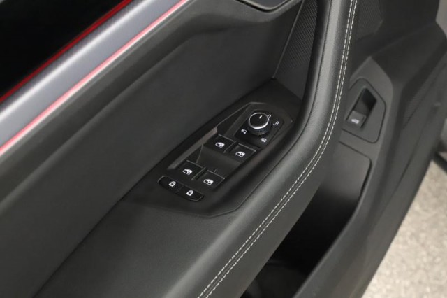 Volkswagen Touareg  3.0 TDI R-Line