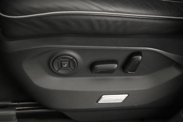Volkswagen Touareg  3.0 TDI R-Line