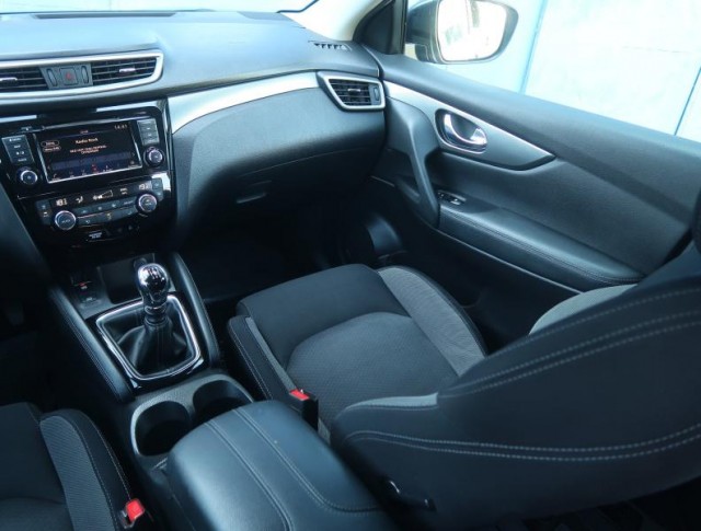 Nissan Qashqai  1.3 DIG-T 