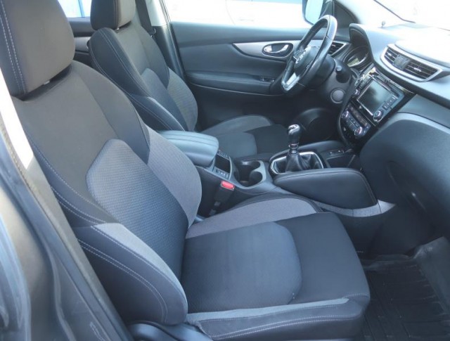 Nissan Qashqai  1.3 DIG-T 