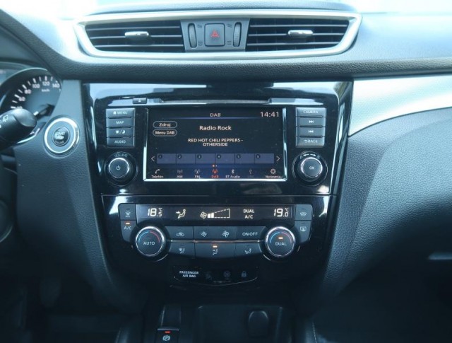 Nissan Qashqai  1.3 DIG-T 