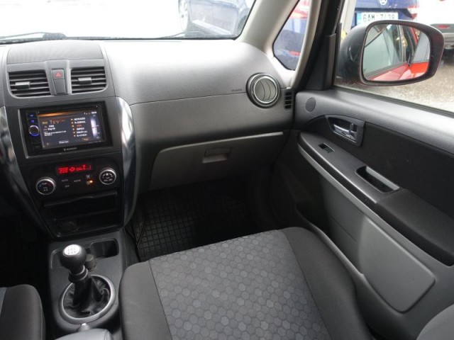 Suzuki SX4  1.6 VVT 