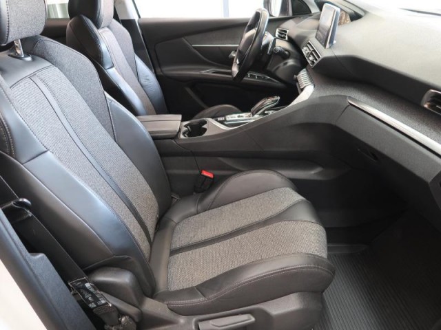 Peugeot 3008  1.6 BlueHDi Allure
