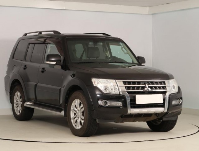 Mitsubishi Pajero  3.2 DI-D 