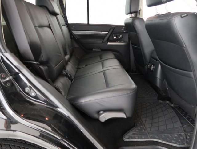 Mitsubishi Pajero  3.2 DI-D 