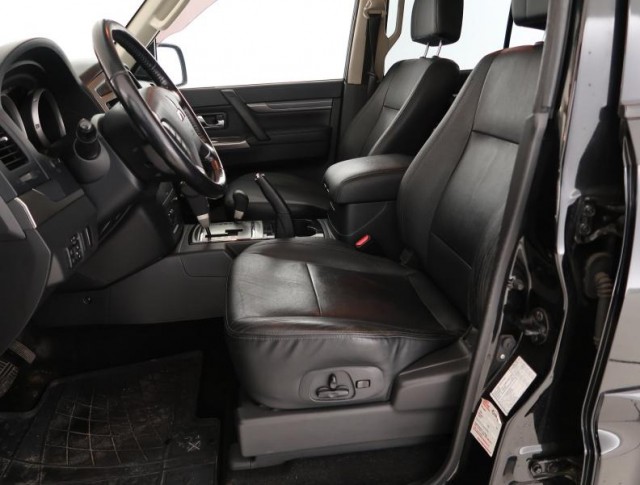 Mitsubishi Pajero  3.2 DI-D 